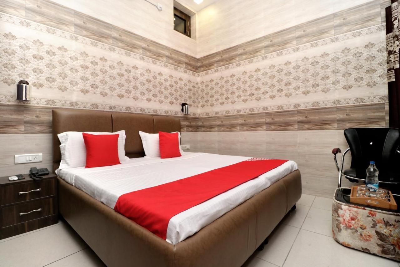 Hotel O Max Dzsálandhár Kültér fotó