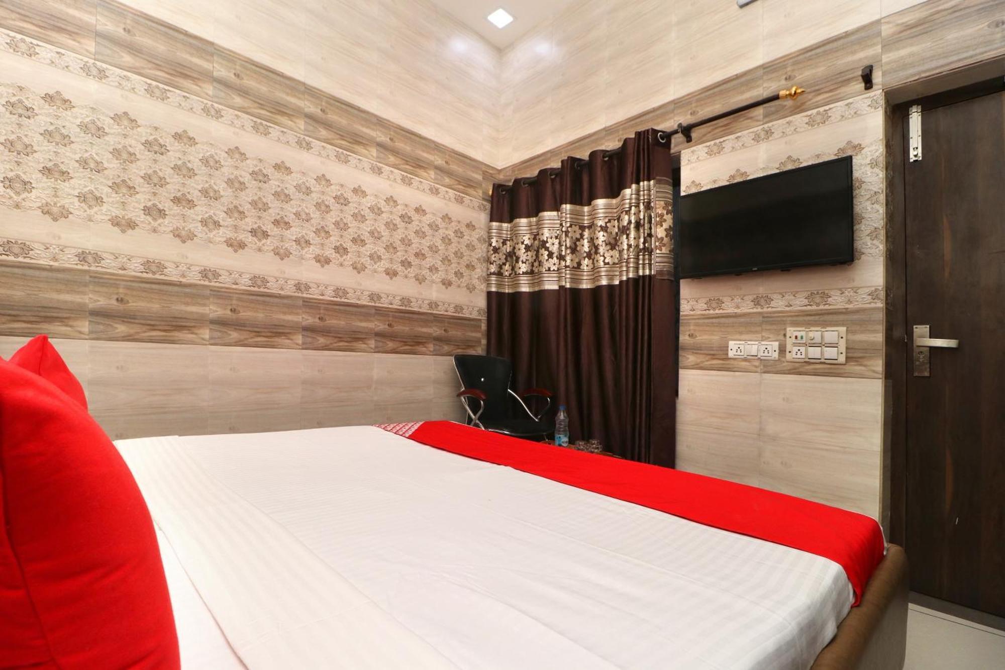 Hotel O Max Dzsálandhár Kültér fotó